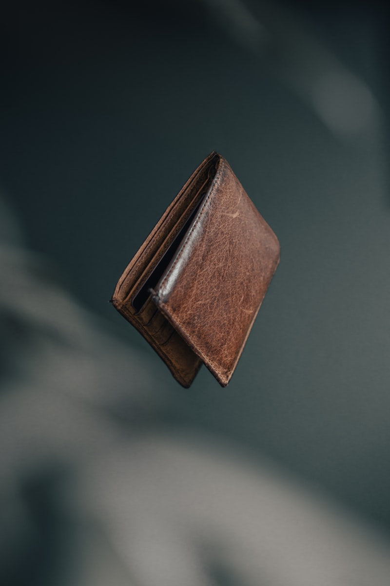 Minimalist Slim RFID Blocking Leather Wallet